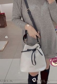 Furla 白色水桶包