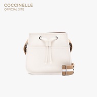 COCCINELLE กระเป๋าสะพายผู้หญิง รุ่น RAQUEL BUCKET BAG 230201 สี BLANCO/SKIN