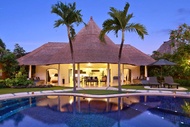 Vila 4800 m² dengan 12 bilik tidur dan 12 bilik mandi peribadi di Seminyak (Cozy 3 BR Private Pool V