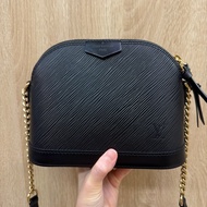 LV 黑Epi牛皮金釦Alma mini半月斜背包M51405