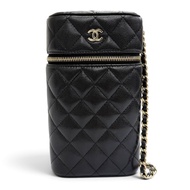 全新 △香奈兒 (CHANEL) 魚子醬紋絎縫化妝手機包 鏈條單肩包 黑色 金色五金 義大利製 女士推薦◎