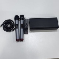 Pure acoustics 唱K  Sing Bar 倆個麥 加個藍牙Sing bar 可用附帶的3.5mm線在添加鏈接到其他大的喇叭 只需要通過手機藍牙鏈接放歌  香港港行完美靚機靚電池鋪頭開單保