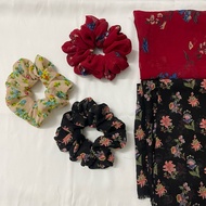Flower scrunchies C03