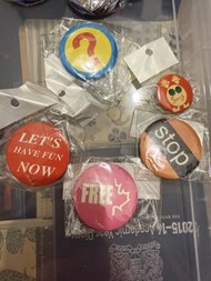懷舊襟章 Vintage Button Pins - Question Mark, Stop, Free