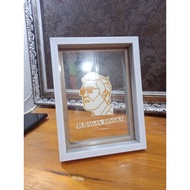 8-INCH FLOATING FRAME 15X20 CM