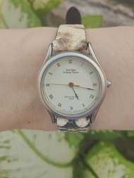 Đồng hồ Nữ thương hiệu Casio máy Nhật size mặt 26-27 cọc số la mã kim bọc vàng đầu đen dây da cao cấ