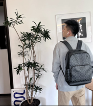 COACH 男士背包 設計秀氣精緻