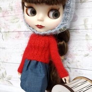 Red outfit for Blythe. Sweater and gaiters for Blythe.