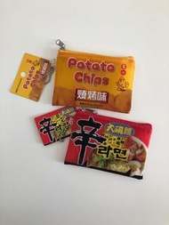 food - calbee bbq flavoured potato chips ; korean spicy noodles coins bag 食品 - 卡樂B燒烤味薯片；辛辣麵散子包小袋子