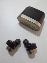 Bowers & Wilkins Pi7 In-Ear Headphones