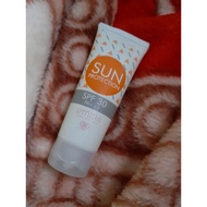Preloved emina sunscreen
