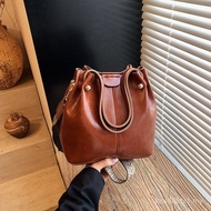 This Year's Bag 2025 Retro Trendy Bucket Bag Female Texture New Style Wide Shoulder Strap Popular Au