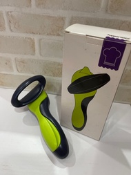 Tupperware can opener green