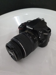 Nikon D3300 數位相機 (不連電池, 連18-55 kit鏡+EP-5A變壓器)
