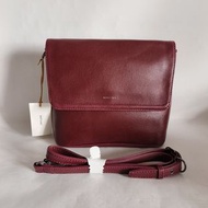 加拿大 MATT & NAT 酒紅色皮革 斜咩袋