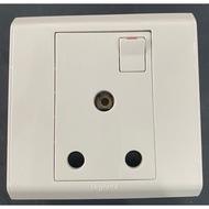 LEGRAND - 15A/250V ROUND PIN SWITCH SOCKET [SG READY STOCK]