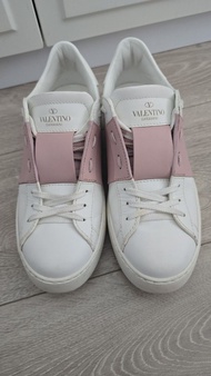 Valentino 裸色粉色綁帶小白鞋