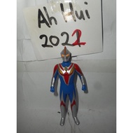 100% ORIGINAL BANDAI Sofubi Hero Ultraman Cosmos Future Mode