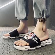 Slippers for men 2024 new style kasut selipar lelaki viral dewasa tahan lasak trendy fashion casual outdoor seaside waterproof non-slip beach shoes indoor house bathroom bath flip-flops men's sandals