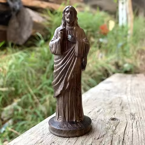 3.85 Inch Hand-Carved Wooden Jesus Statue Ornament, Artistic Style, Suitable for Men's Gifts, Housew