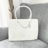 TOTE BAG WANITA CNK ROCHOR / CNK GRAFFITI PRINT TOTE BAG