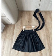 HM brand 3D floral ruffle skirt shorts, waist 64-68