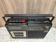SANYO M2460F 早期錄音帶收音機 早期收音機早期收音機 早期錄音帶機 造型背景 拍戲道具二手（無功能）純擺飾