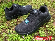 sepatu sport pria skechers full black hitam polos