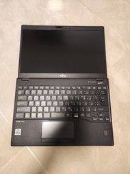 非常輕便！富士通 Fujitsu laptop U9310  i5-10210u 8GB ram 256/512GB SSD  13.3" 屏幕 w/Sim slot windows 10 可以免費升