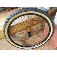 Shimano slx front hub thru axle Wheelset 27.5 front Only with wtb rim & veE rubber tire - USED LESS 