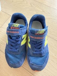 New Balance 兒童藍色運動鞋