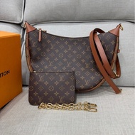 LV M46311 LOOP HOBO經典Monogram雙色帆布  肩背  斜背包 大月亮包  彎月包(咖啡)