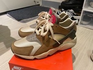 STUSSY x NIKE Air Huarache Desert  Oak 沙色 聯名款 DD1381-200