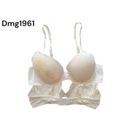 E Dmg1961 branded bra foam underwire bra Rijeck stain size 34B