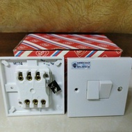 MK 4872 WHI 10 Amp 2 gan 2 Way Switch with SIRIM approved