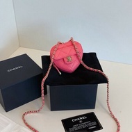 極新⭐Chanel香奈兒 Mini 粉色愛心長項鍊掛包 耳機/腰包 32開