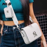 กระเป๋าแบรนด์แท้จากเกาหลีNY (MLB)  งานแท้outlet สะพายข้าง คอลเล็คชั่นใหม่  ✅แถมใบลูก อุปกรณ์ : ป้ายแบรนด์ กล่อง  ขนาด 7.5 นิ้ว มี 2 สี : ดำ ขาว
