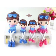 Unique FAMILY 2 Display set, 1 set of 4 dolls, 1 bench