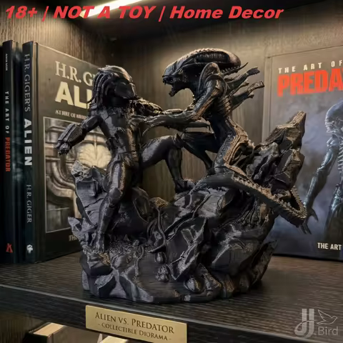 Alien Hunter VS Alien Monster Ornament, Dark Fantasy Style, Collectible Figurine, Home Desk Decorati