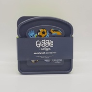 Giggle sandwich container