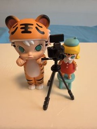 泡泡瑪特 Molly Tiger 系列公仔