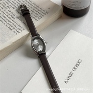 IEKE French Nordic High-end Retro Small Dial Temperament Belt High-end Watch Womens Classic Light Lu