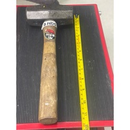 Japanese hammer weighs 1600g (B1600)