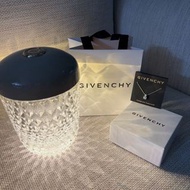 GIVENCHY仿鑽頸鏈-銀色 / 仿鑽手鈪 送 專櫃贈品燈禮盒 👉單買Givenchy燈 $208