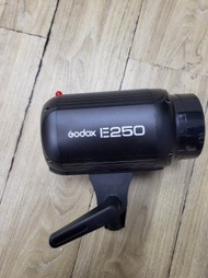 神牛E250閃光燈