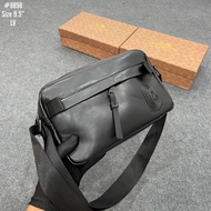 กระเป๋าสะพายข้าง ผู้ชาย กระเป๋าแบรนด์เนม Crossbody ขนาด 9.5 นิ้ว ใบเล็ก