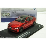1: 43 Solido Alfa Romeo Giulia Quadrifoglio Red/Green