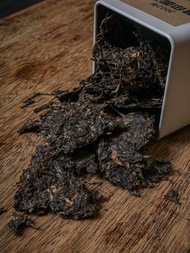 2002年黃印圓茶紅絲帶 散茶 7542配方 雲南阜海普洱茶生茶體驗