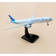 Miniature Diecast Garuda Indonesia Boeing B777-300Er Medium Airplane