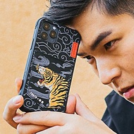 iPhone 12 Pro Max Densetsu 浮雕雲彩老虎可插卡防摔手機殼